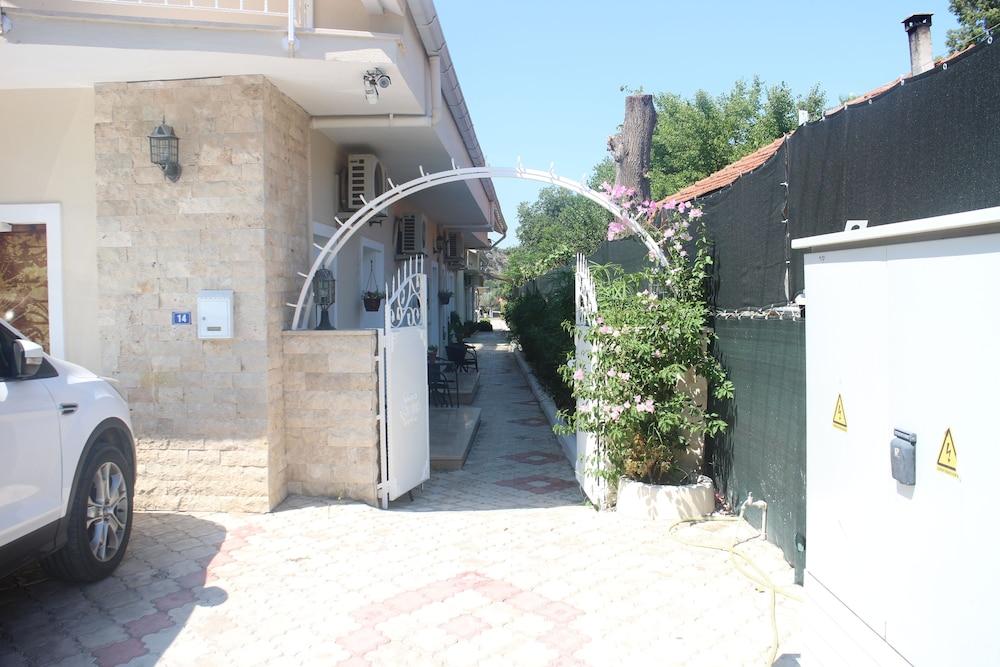 דליאן Sounds Of Berg Hotel מראה חיצוני תמונה